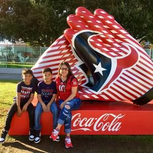 Meet your Posher, Danielle